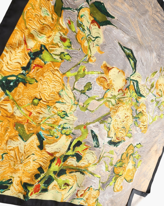 Seidenschal mit Blumen-Print