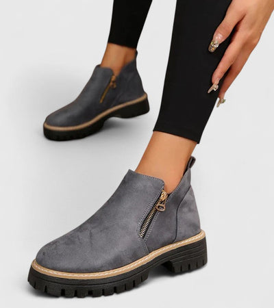 Tessa Bequeme Ankle Boots