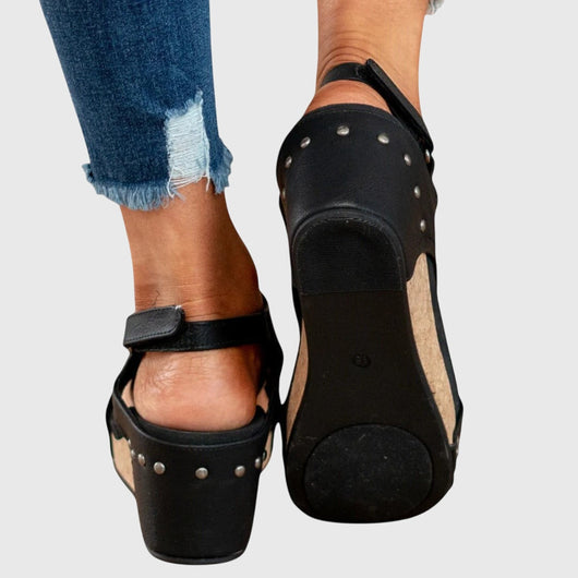 Adela Bequeme Flache Sandalen