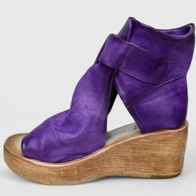 Jess Keilsandalen mit Knöchelriemen