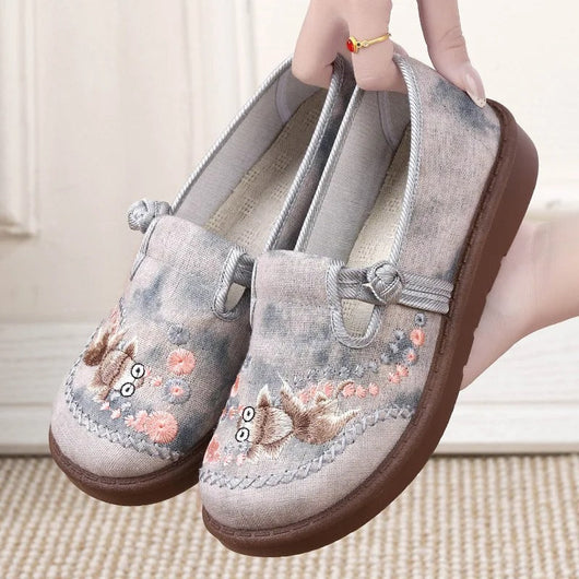 Marie | Damen Bestickte Blumen Slip-On Loafer mit Perlenverzierung