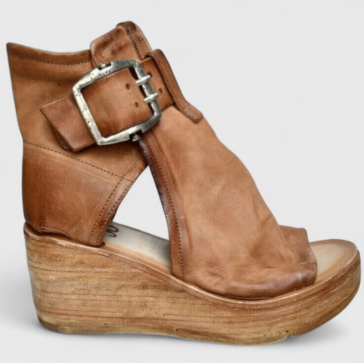 Jess Keilsandalen mit Knöchelriemen