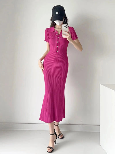 Lena | Strickkleid Damen Figurbetontes Knielanges Rippkleid Polokragen Knopfleiste