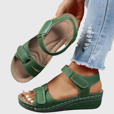 Crystal Bequeme Flache Sandalen