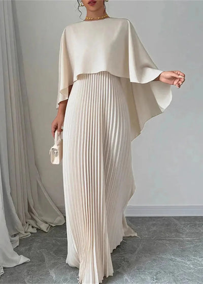 Makayla | Plissiertes Cape-Maxikleid für Hochzeitsgäste