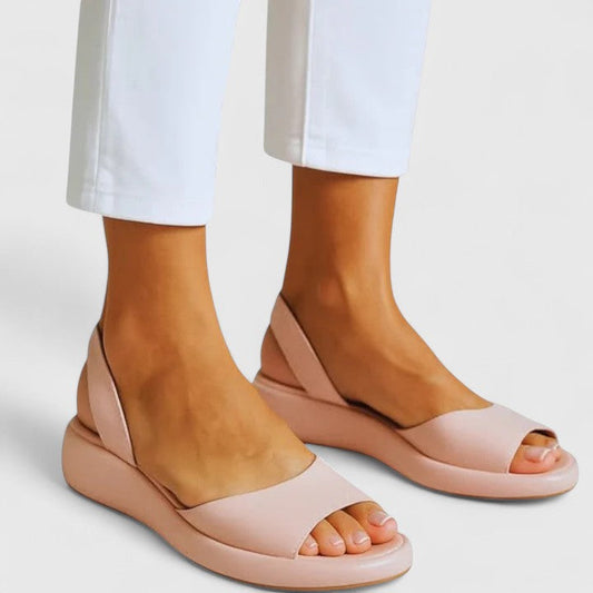 Emrynn Bequeme Flache Sandalen