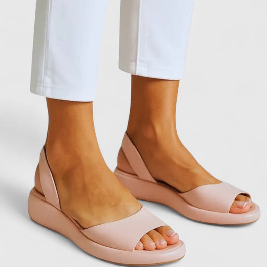 Emrynn Bequeme Flache Sandalen