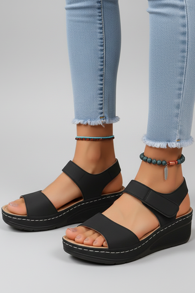 Angela | Damen-Keilsandalen mit Schlaufenriemen im Zehenbereich