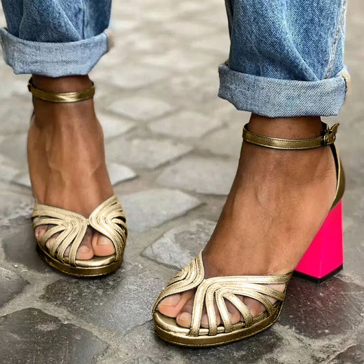Milviana Klassische Sandalen mit Knöchelriemen