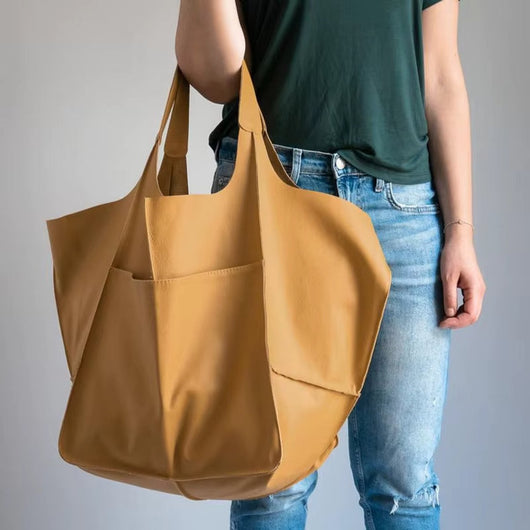 Charlotte | Übergroße Veganleder Tote Bag mit Magnetverschluss