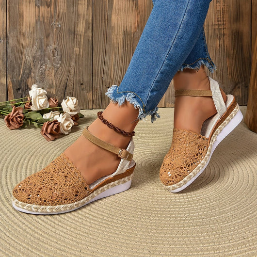 Clara | Damen Bequeme Sandalen Häkeloptik Keilabsatz Knöchelriemen