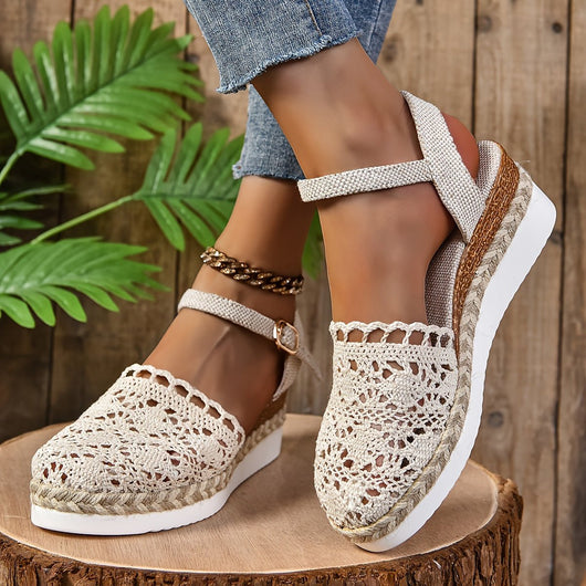 Clara | Damen Bequeme Sandalen Häkeloptik Keilabsatz Knöchelriemen