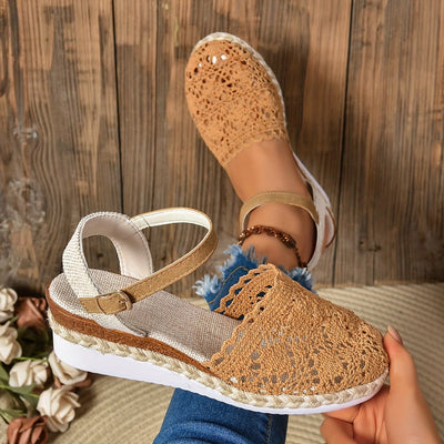 Clara | Damen Bequeme Sandalen Häkeloptik Keilabsatz Knöchelriemen