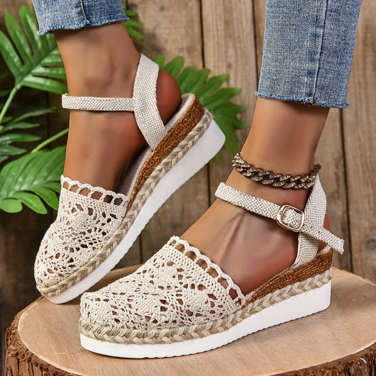 Clara | Damen Bequeme Sandalen Häkeloptik Keilabsatz Knöchelriemen
