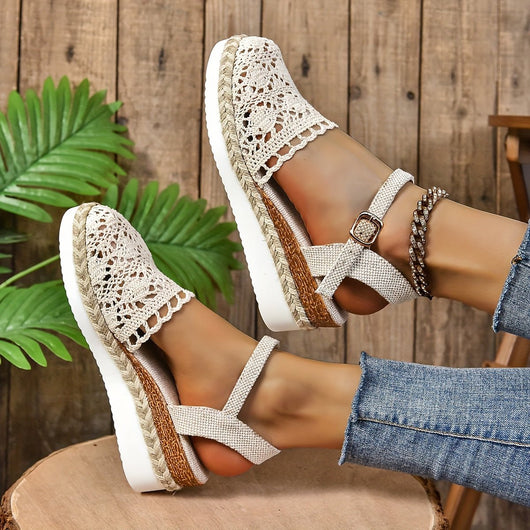 Clara | Damen Bequeme Sandalen Häkeloptik Keilabsatz Knöchelriemen