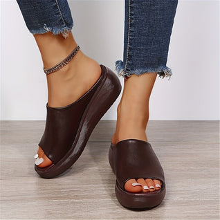 Charlotte | Damen Comfortable Sandals Keilabsatz Peeptoe Leichte Slip-on Pantoletten