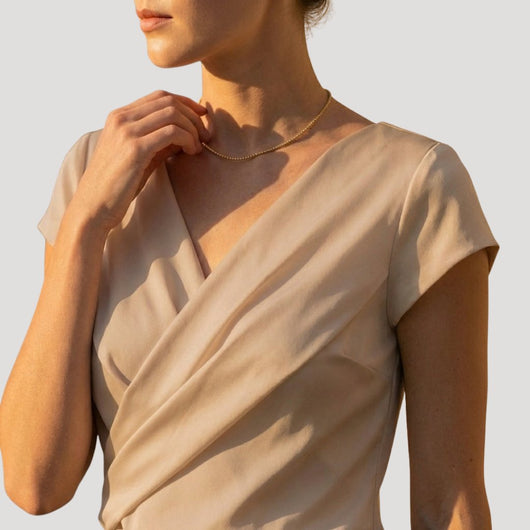Nora | Damen Kurzarm-Wickelbluse mit Drapierung und V-Ausschnitt
