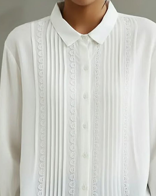 Charlotte | Damen Langarm-Bluse mit Spitzenbesatz und Kellerfalten-Front