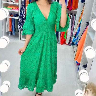Elisabeth | Damen Midikleid Weißes Anglaise-Spitze V-Ausschnitt Rüschenärmel