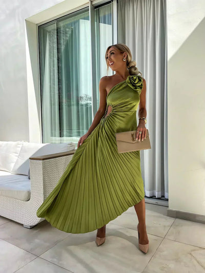 Mia | Damen One-Shoulder Plissee Maxi Kleid mit Blumendetail