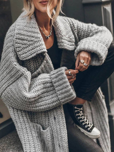 Marlene | Damen Oversized Grobstrick-Cardigan mit Revers und Knöpfen