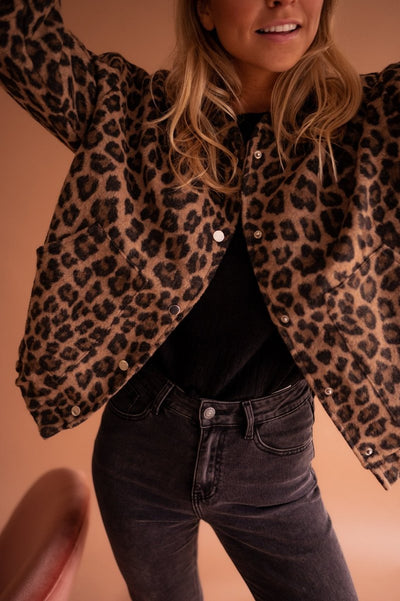 Luisa | Damen Oversized Quilted Jacket Leopardenmuster Druckknopf