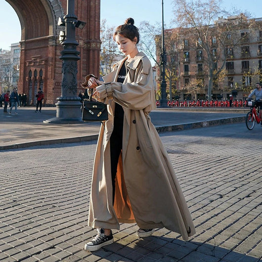 Emilia | Damen Oversized Zweireiher Maxi Trench Coat mit Bindegürtel