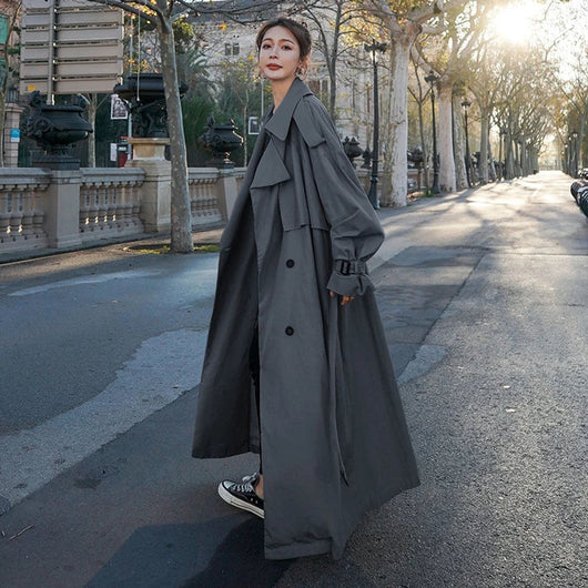 Emilia | Damen Oversized Zweireiher Maxi Trench Coat mit Bindegürtel