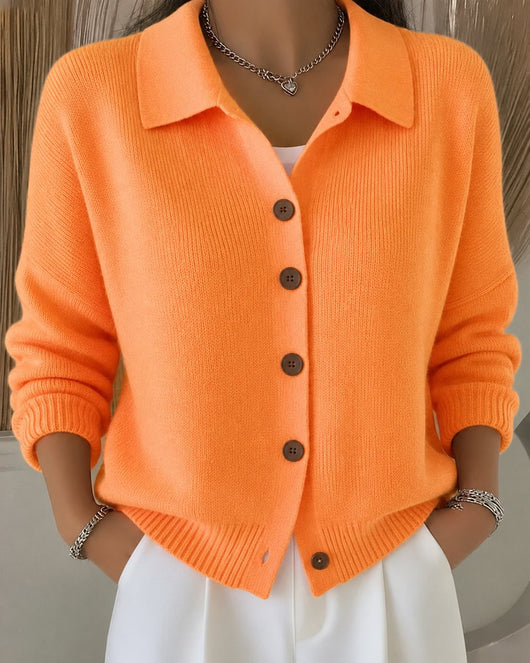 Nora | Damen Strickjacke mit Hemdkragen und Knopfleiste Relaxed Fit