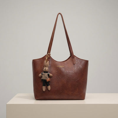 Mia | Damen Veganleder Tote Bag Schultertasche mit Plüsch-Anhänger