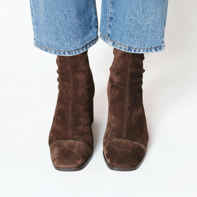 Charlotte | Damen Wildleder Ankle Boots mit Blockabsatz und Quadratzehenform