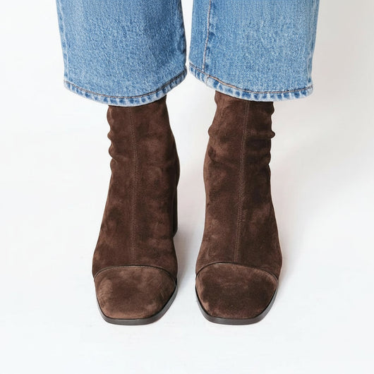 Charlotte | Damen Wildleder Ankle Boots mit Blockabsatz und Quadratzehenform