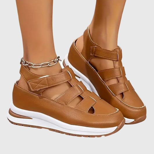 Judy Bequeme Flache Sandalen
