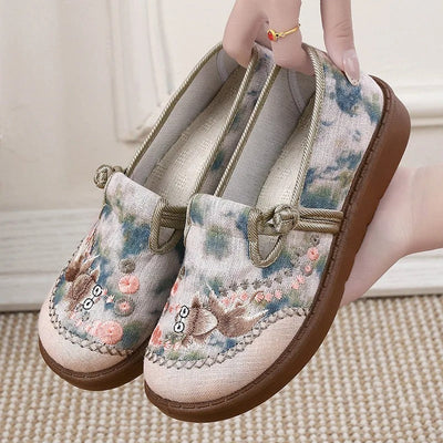 Marie | Damen Bestickte Blumen Slip-On Loafer mit Perlenverzierung