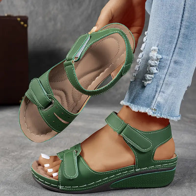 Nina Sandalen mit Keilabsatz