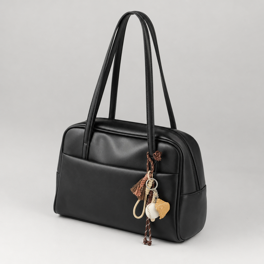 Fernhurst Boston Bag in black