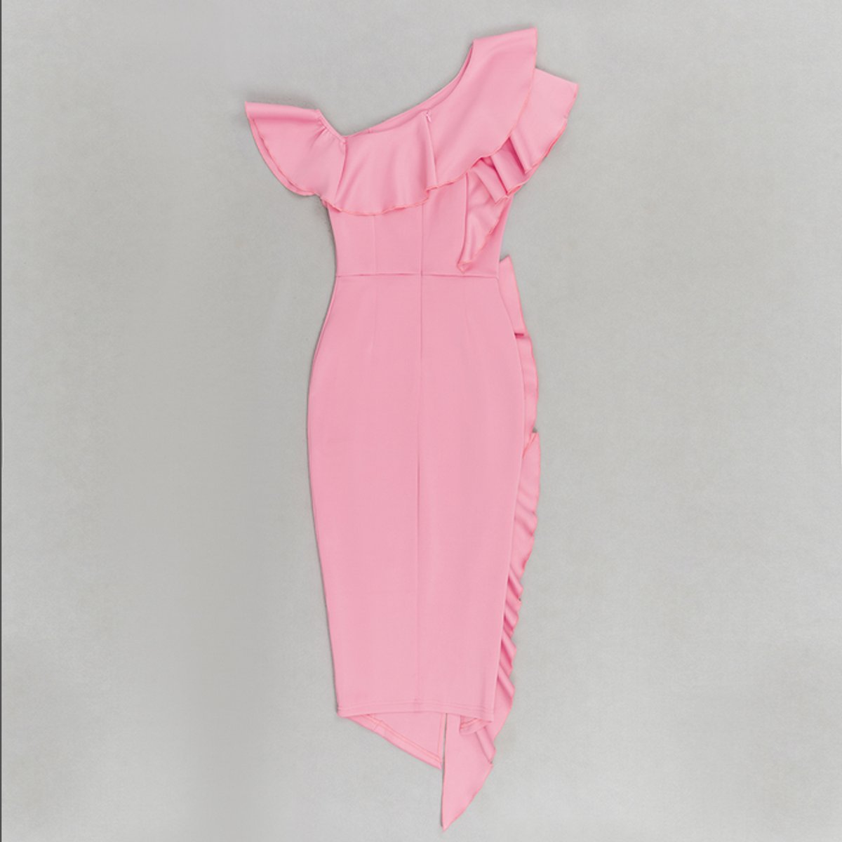 Katharina | Figurbetontes asymmetrisches Rüschen-Midikleid mit One-Shoulder-Ausschnitt