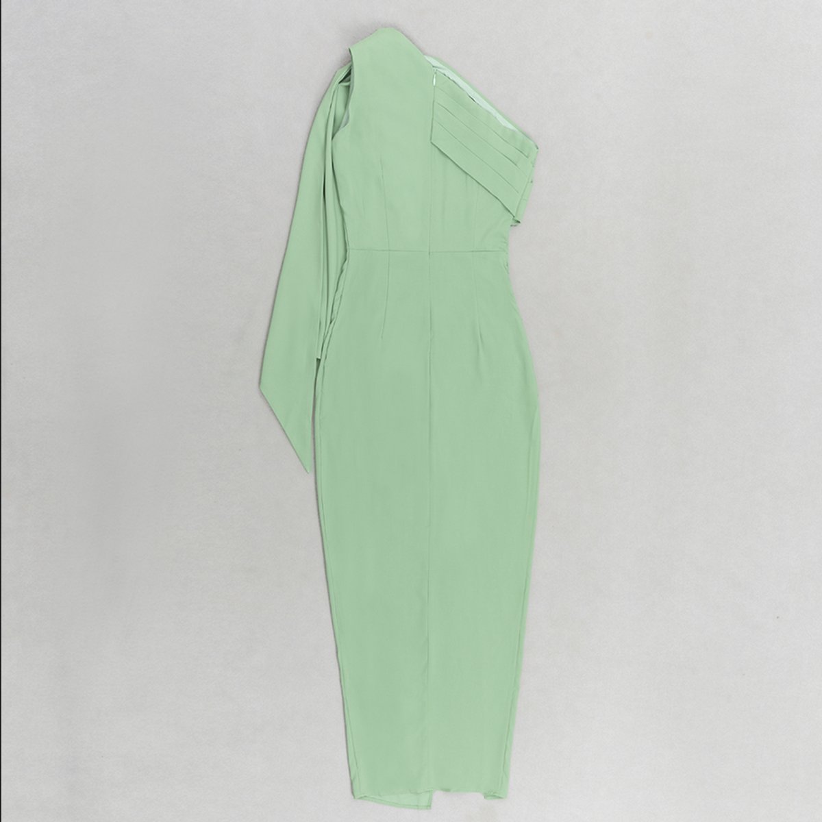 Nora | Figurbetontes One-Shoulder Midikleid mit Drapierung und Schlitz