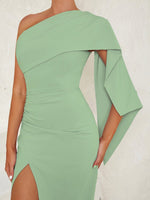 Nora | Figurbetontes One-Shoulder Midikleid mit Drapierung und Schlitz