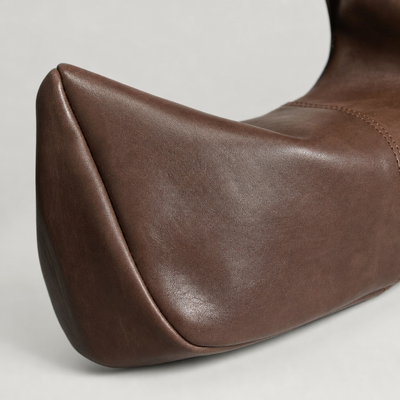 Close-up of the curved seam on the Netherby Crescent Bag
