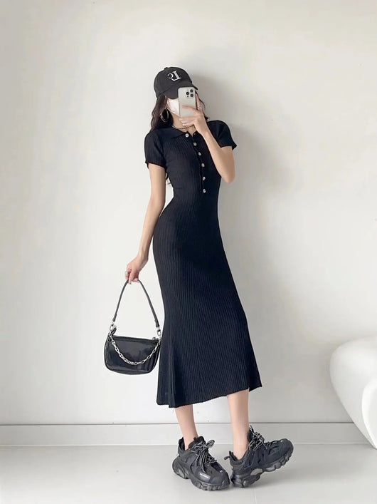 Lena | Strickkleid Damen Figurbetontes Knielanges Rippkleid Polokragen Knopfleiste