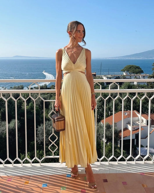 Evelyn | Plissiertes Damen-Maxikleid mit Cut-Out und V-Ausschnitt